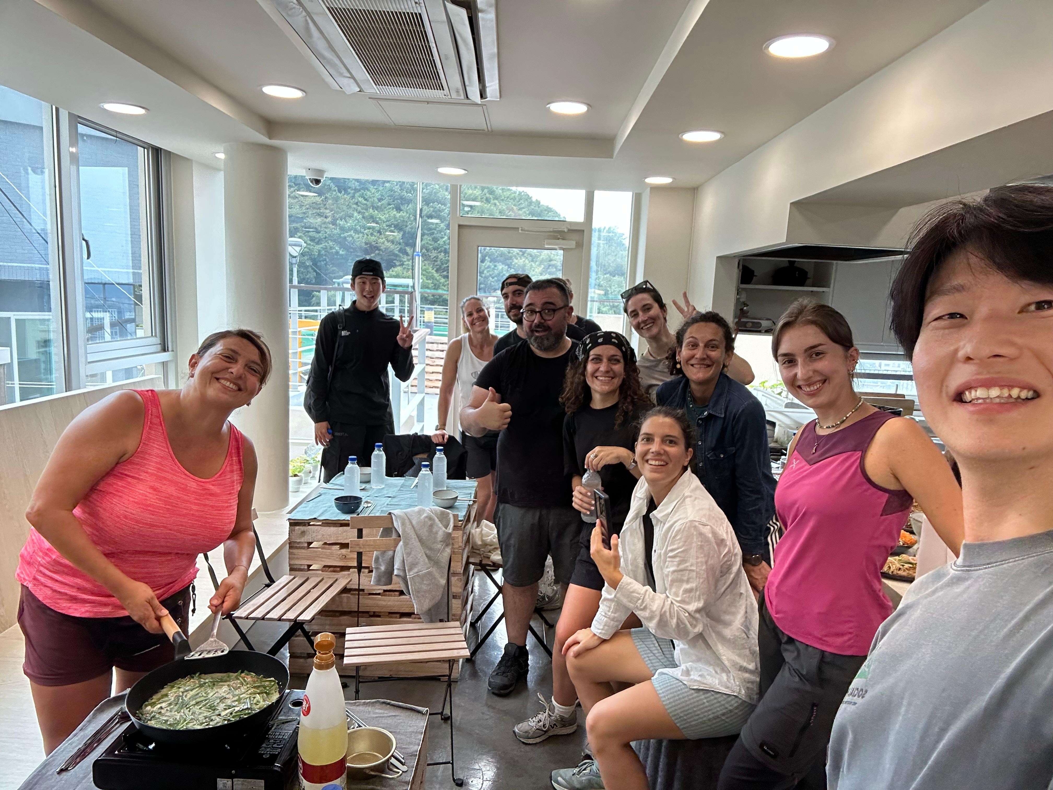 Busan: Korean Home Cooking Class & Market Tour with Meal 2