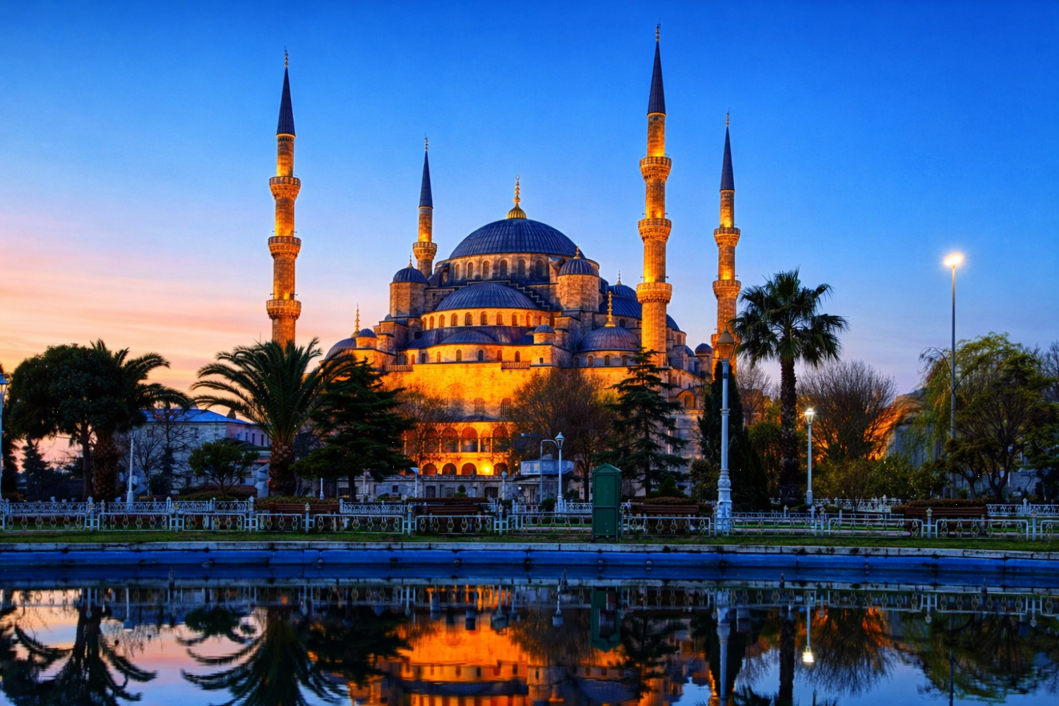 Taste of Istanbul: Spice Bazaar Tastings & Bosphorus Cruise