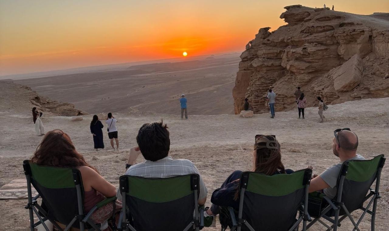 Riyadh: Group Edge of the World Sunset Tour