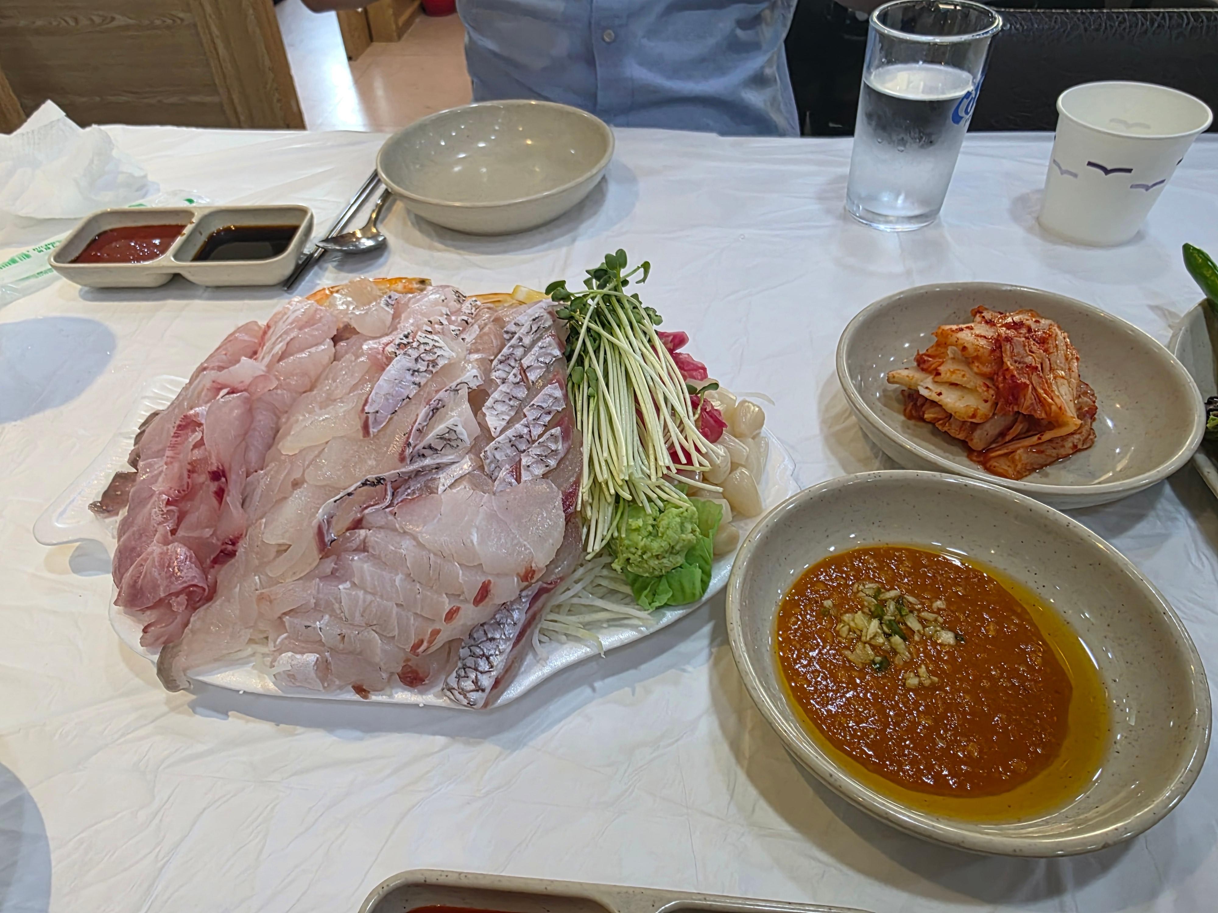 Seoul: Street Food and Sashimi Dinner with Gourmet Guide