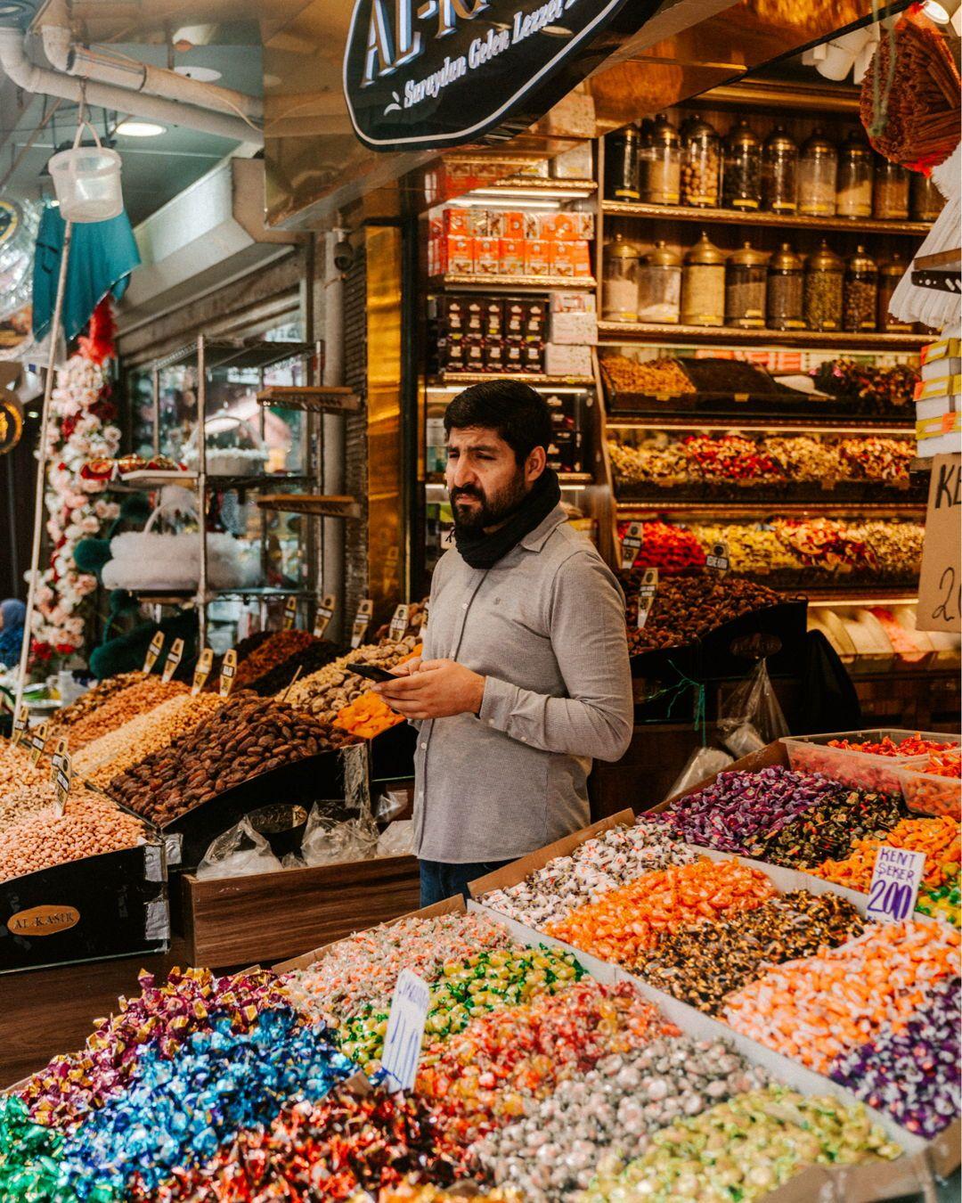 Istanbul: Guided Food Walking Tour with Tastings