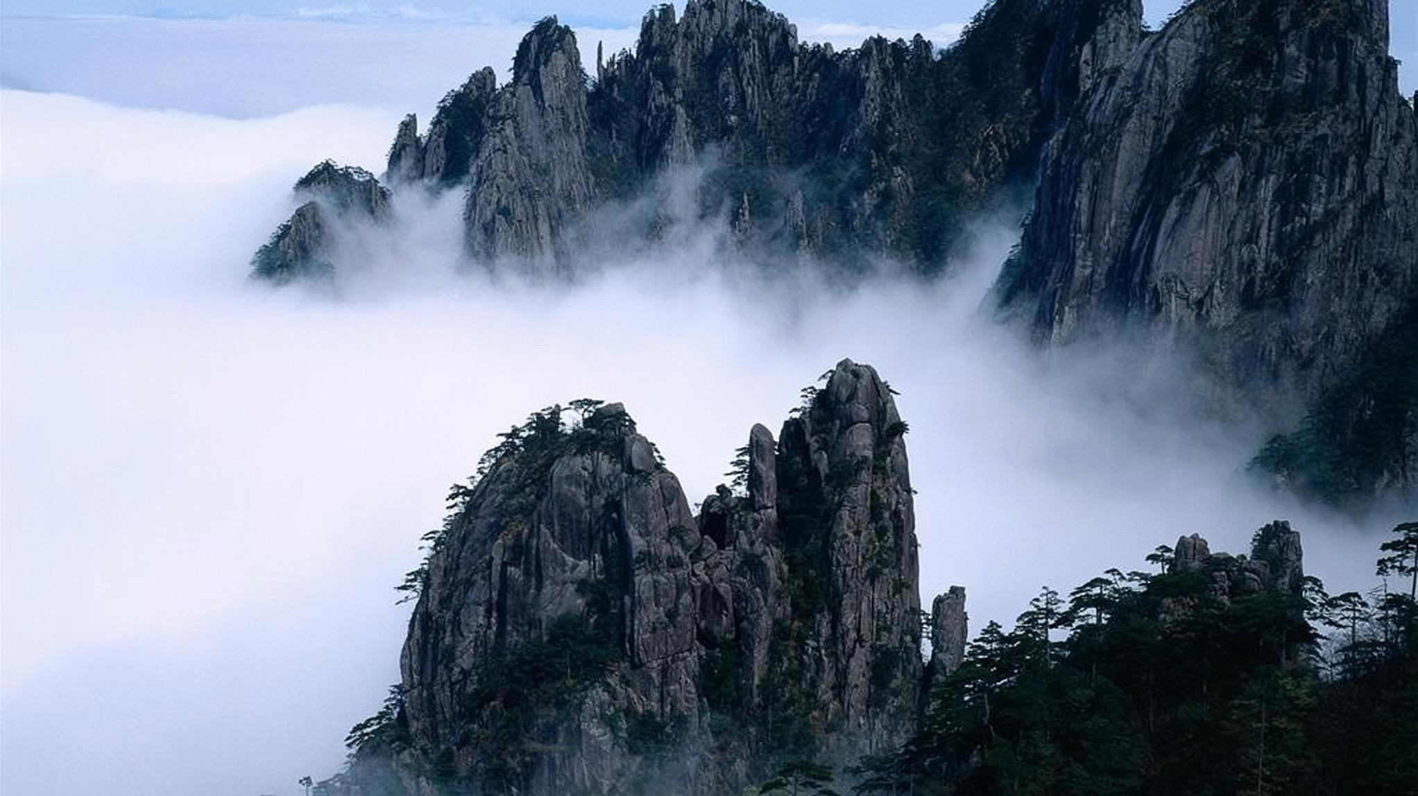 Shanghai: 2-Day Huangshan Tour with Train and Guide