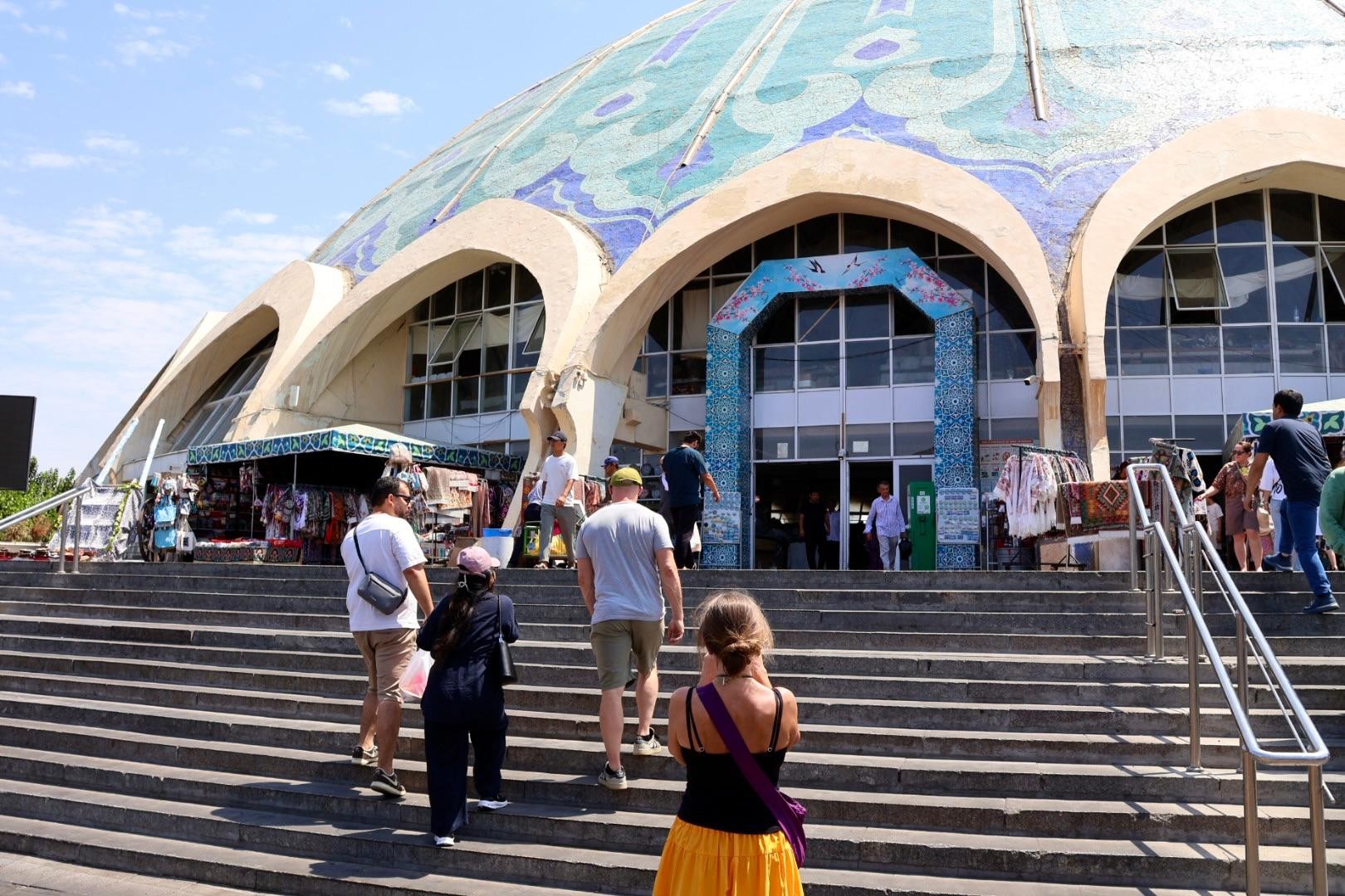 Tashkent: 4 Hour Food Tour and Metro Journey with a Guide