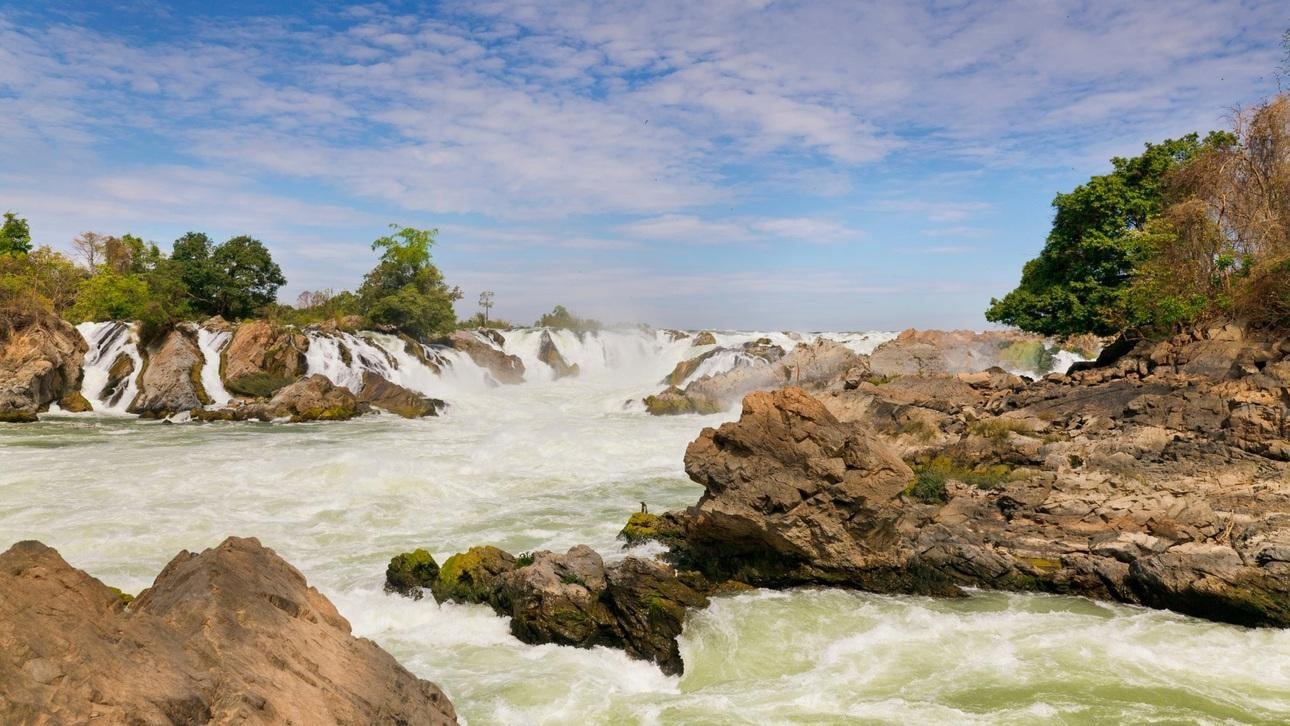 Pakse: Khone Phapheng Waterfall Day Tour with Lunch & Dinner — guided tour in Pakse