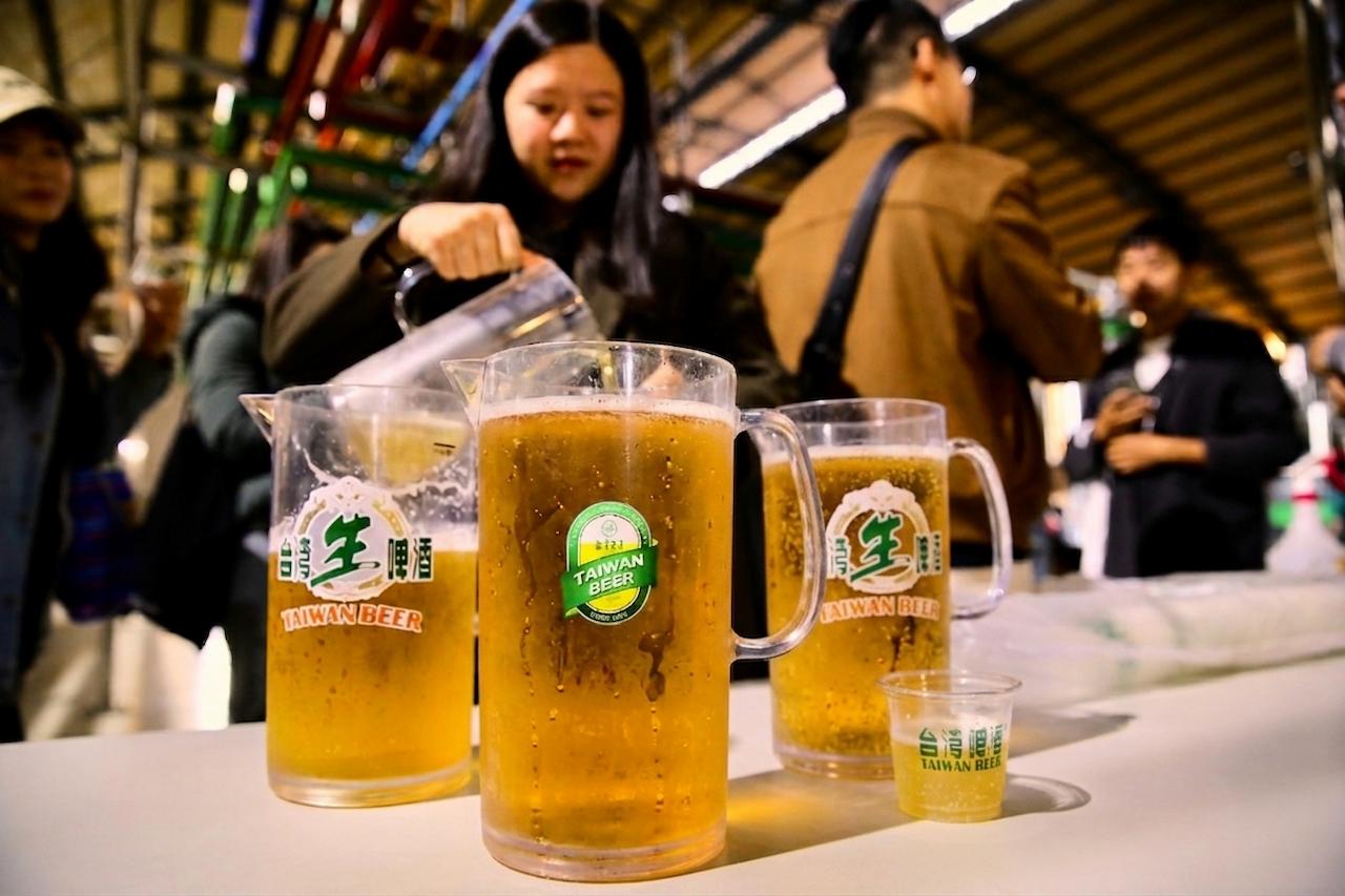 Taipei: National Taiwan Beer Brewery Tour Unlimited Tastings
