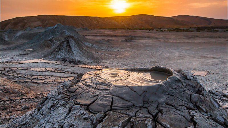 Baku: 4-Hour Gobustan–Bibi-Heybat Tour, 4x4 to Mud Volcanoes 2