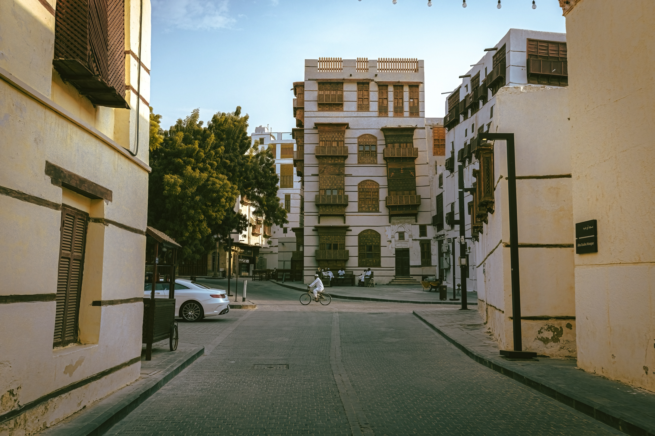 Jeddah: Al-Balad Guided Walking Tour with Tea & Music 3