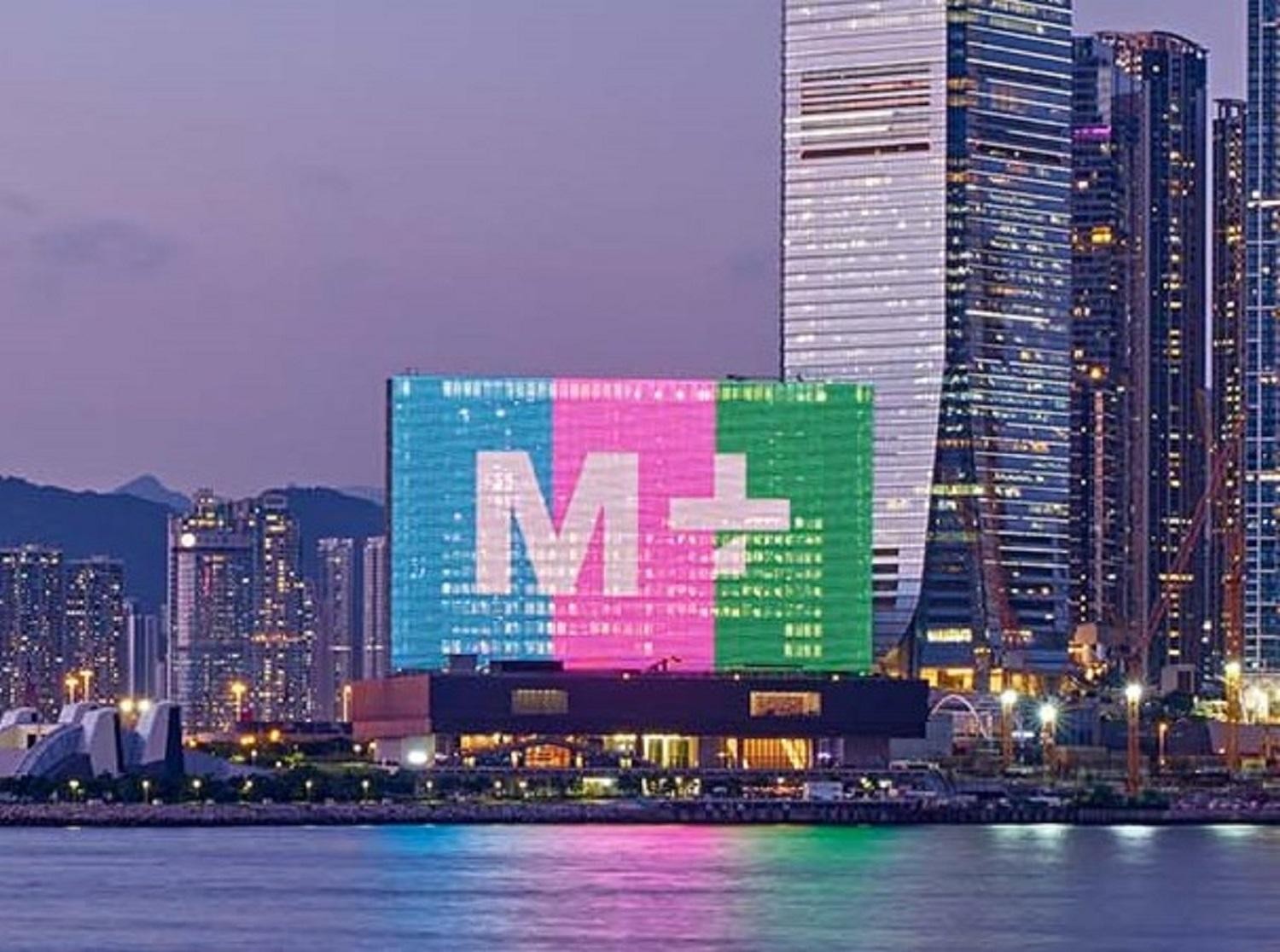 Hong Kong: Victoria Harbor Night Cruise Unlimited Drink 2