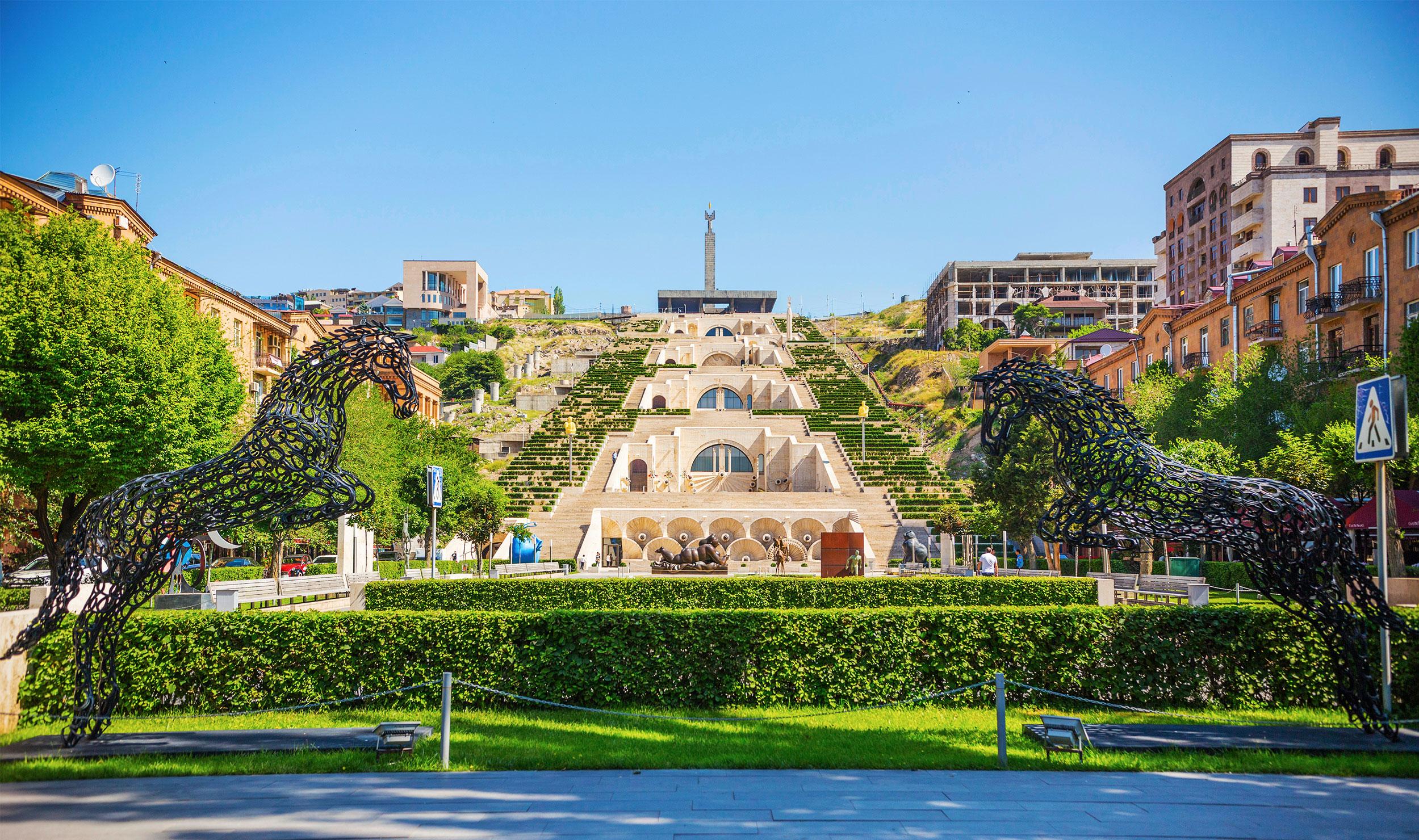 Private tour: Walking observing city tour in Yerevan 2