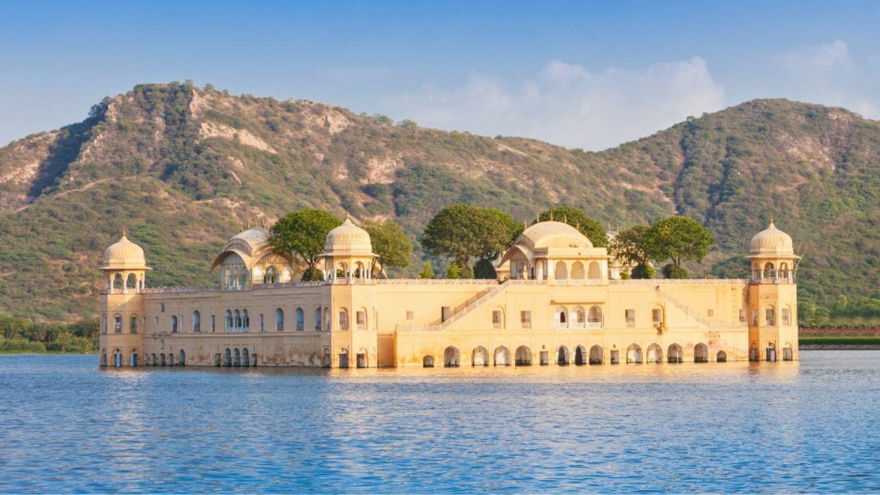 Private Jaipur City Tour from Delhi by Car 2