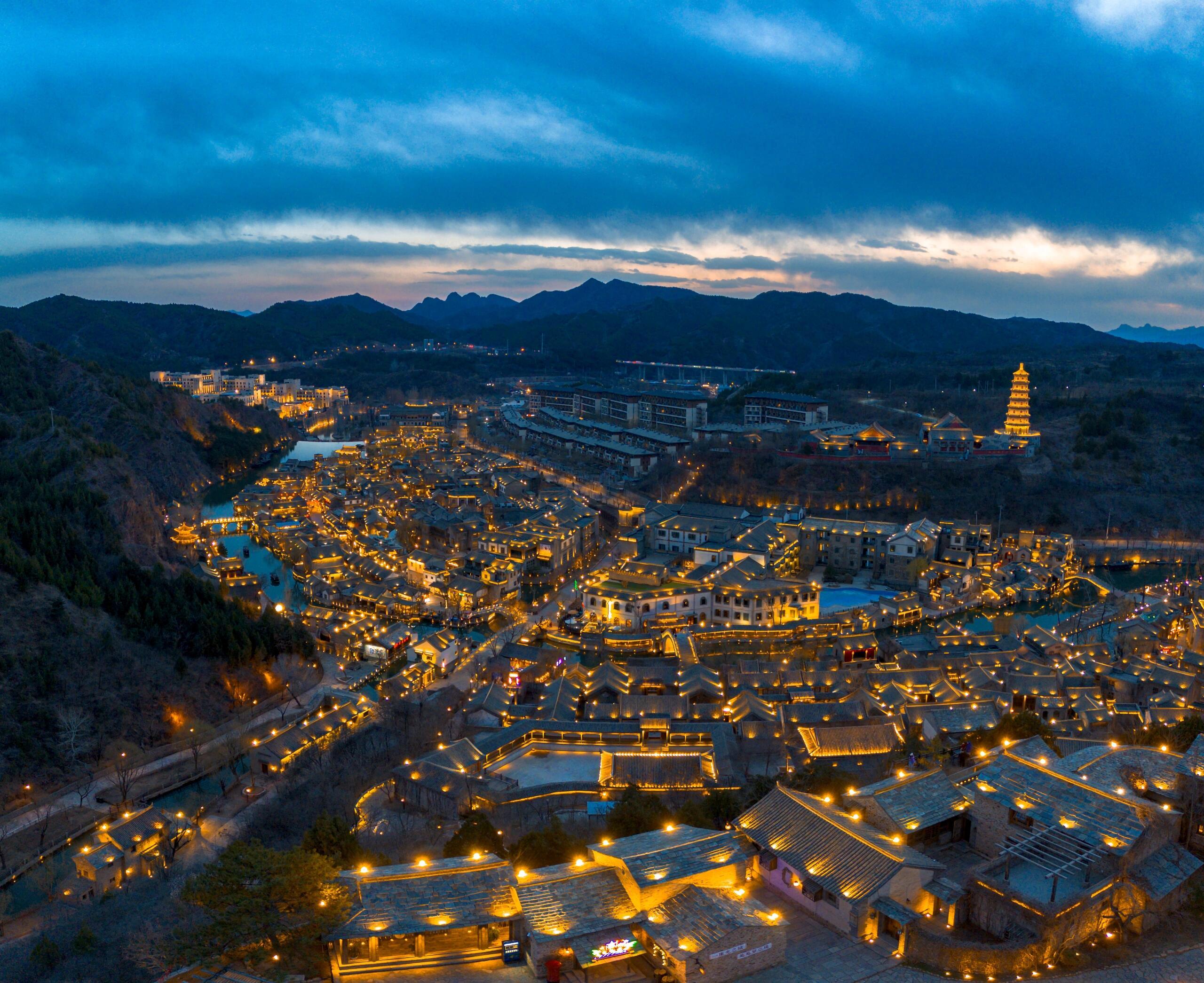 From Beijing: 2-Day Gubei Water Town & Chengde Private Trip 3