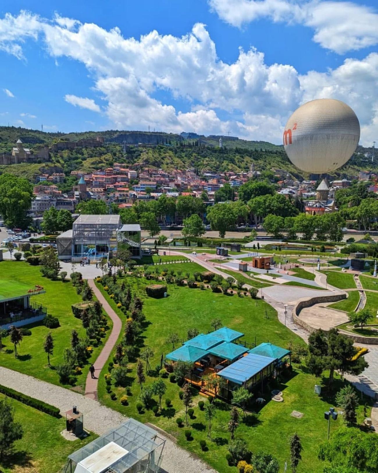 Tbilisi: VIP 4-in-1 Balloon, Cable Car, Boat & Wine Tour