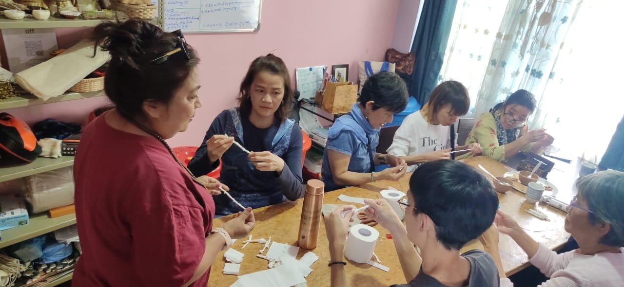 Kathmandu : Traditional Incense Making Experience 2