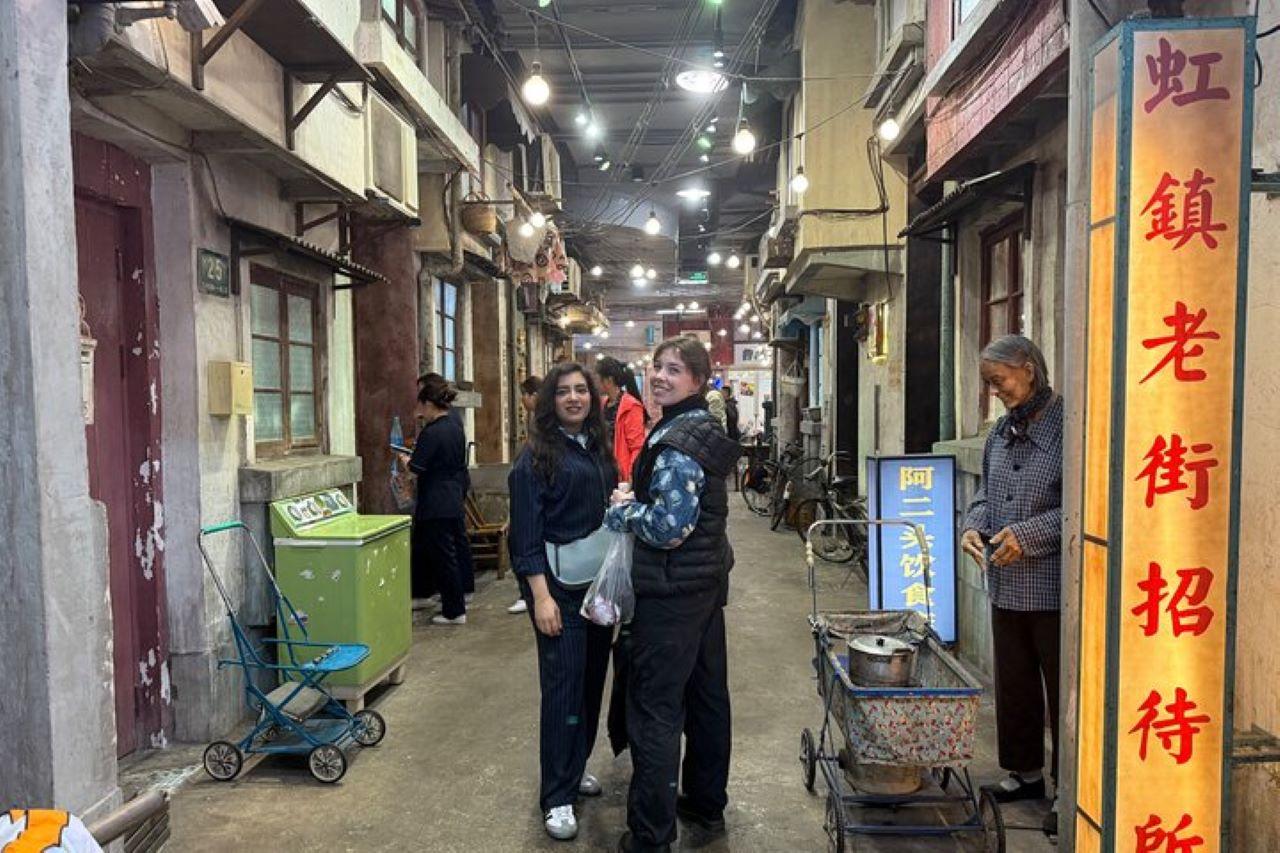 4-Hr Shanghai Tour: Food, Culture, Skyline, Cycling, Ferry 2