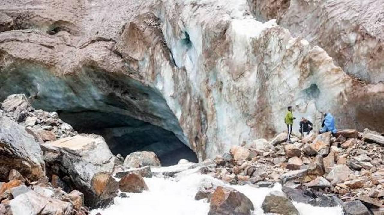 Mestia: Chalaadi Glacier Guided Hike with Views — guided tour in Mestia