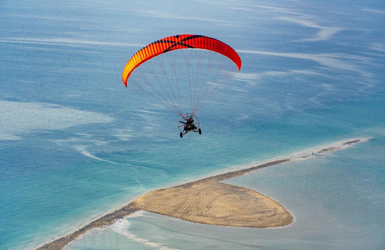 Doha: Paratrike Sky Ride over Desert & Sea Views
