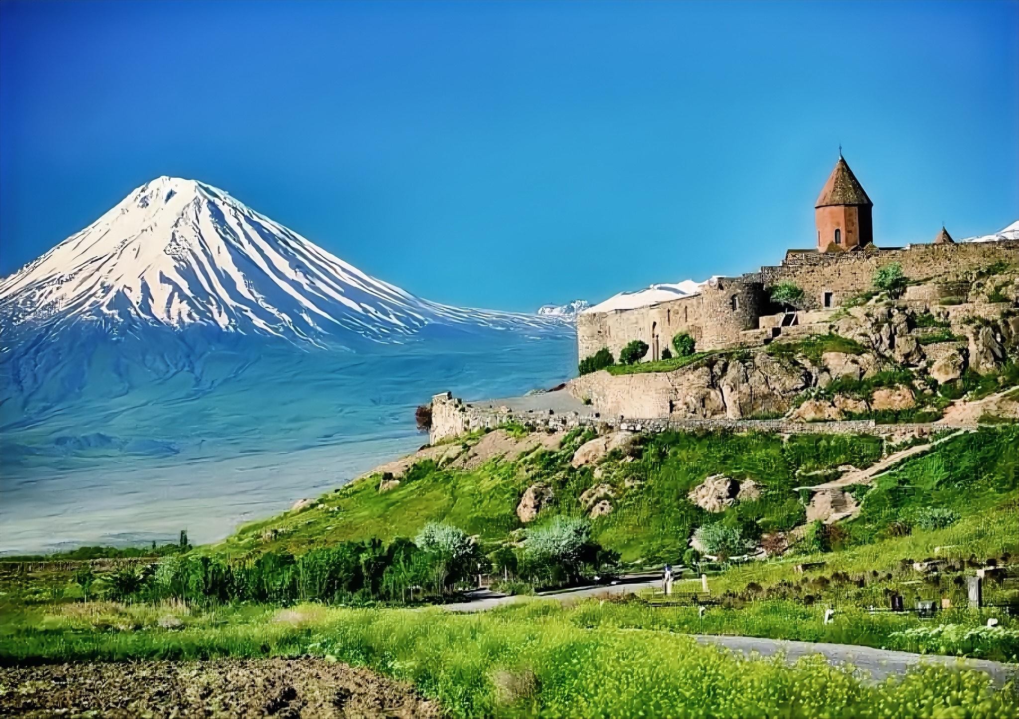 Yerevan: Khor Virap, Garni, Geghard, Echmiadzin & Zvartnots 3