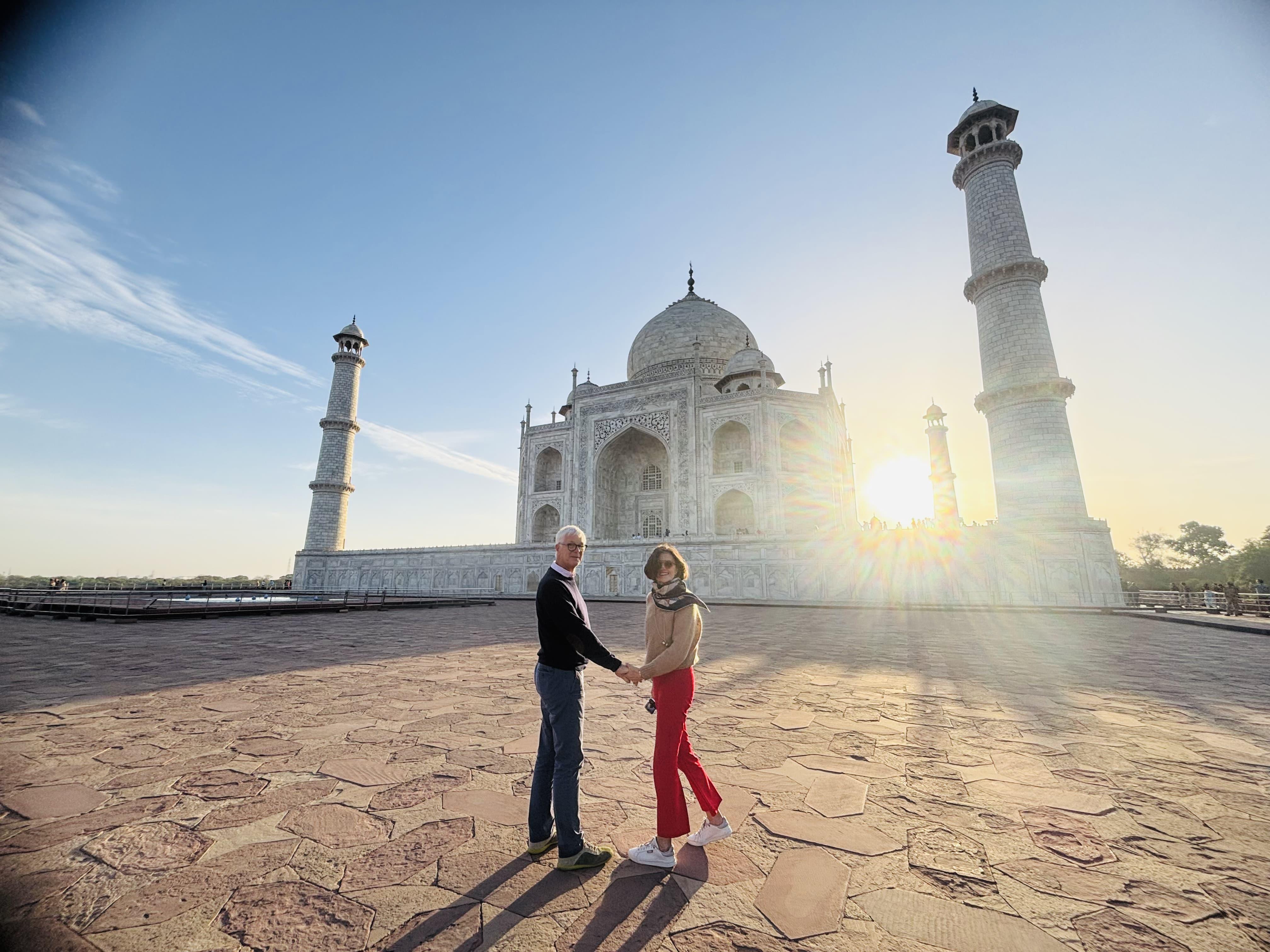 From Delhi: Sunrise Taj Mahal & Agra Tour with 5-Star Meal