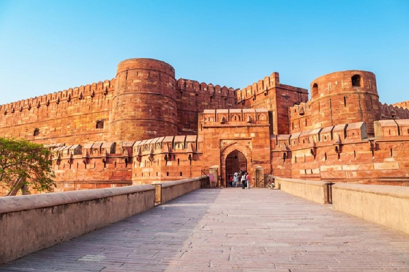 From Delhi: 2-Days Agra Tour with Taj Mahal & Fatehpur Sikri 3