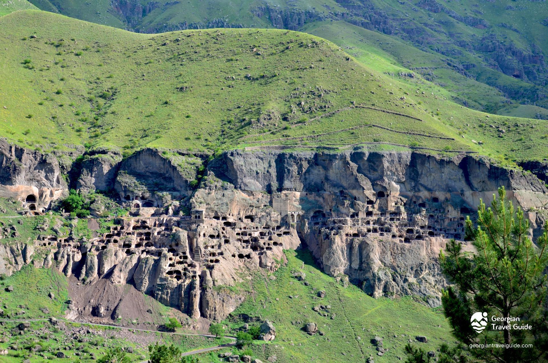 Kutaisi: Borjomi, Rabati Castle and Vardzia Private Day Tour 3