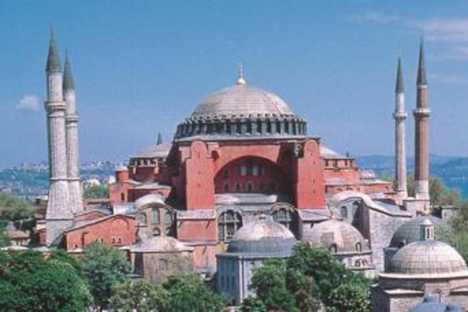 Taste of Istanbul: Spice Bazaar Tastings & Bosphorus Cruise 2