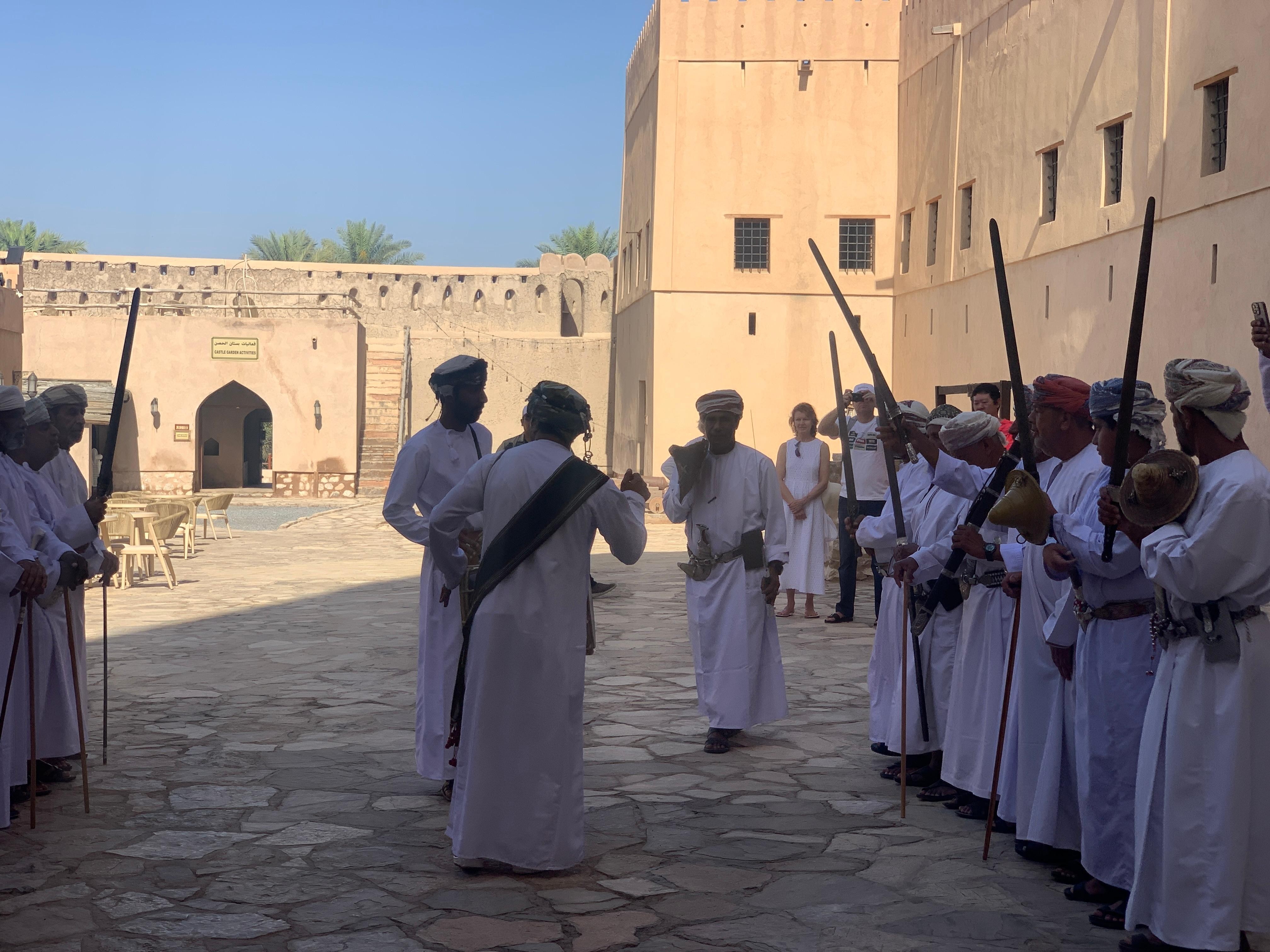 Muscat: Nizwa Fort, Souq & Birkat Al Mouz Guided Tour+ Lunch 2