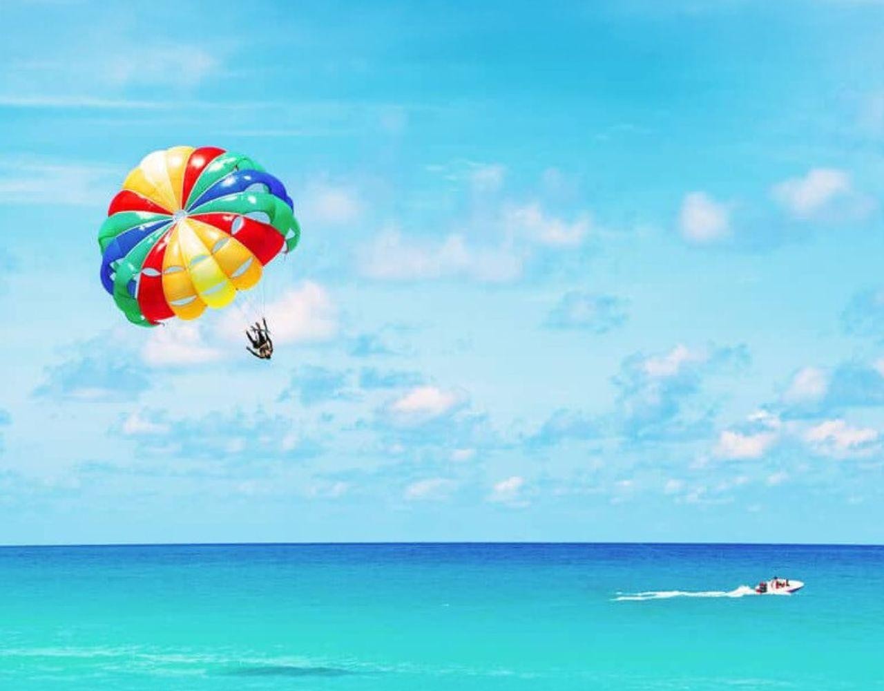 Sky-High Thrills: Guided Parasailing Tour in Qatar 3