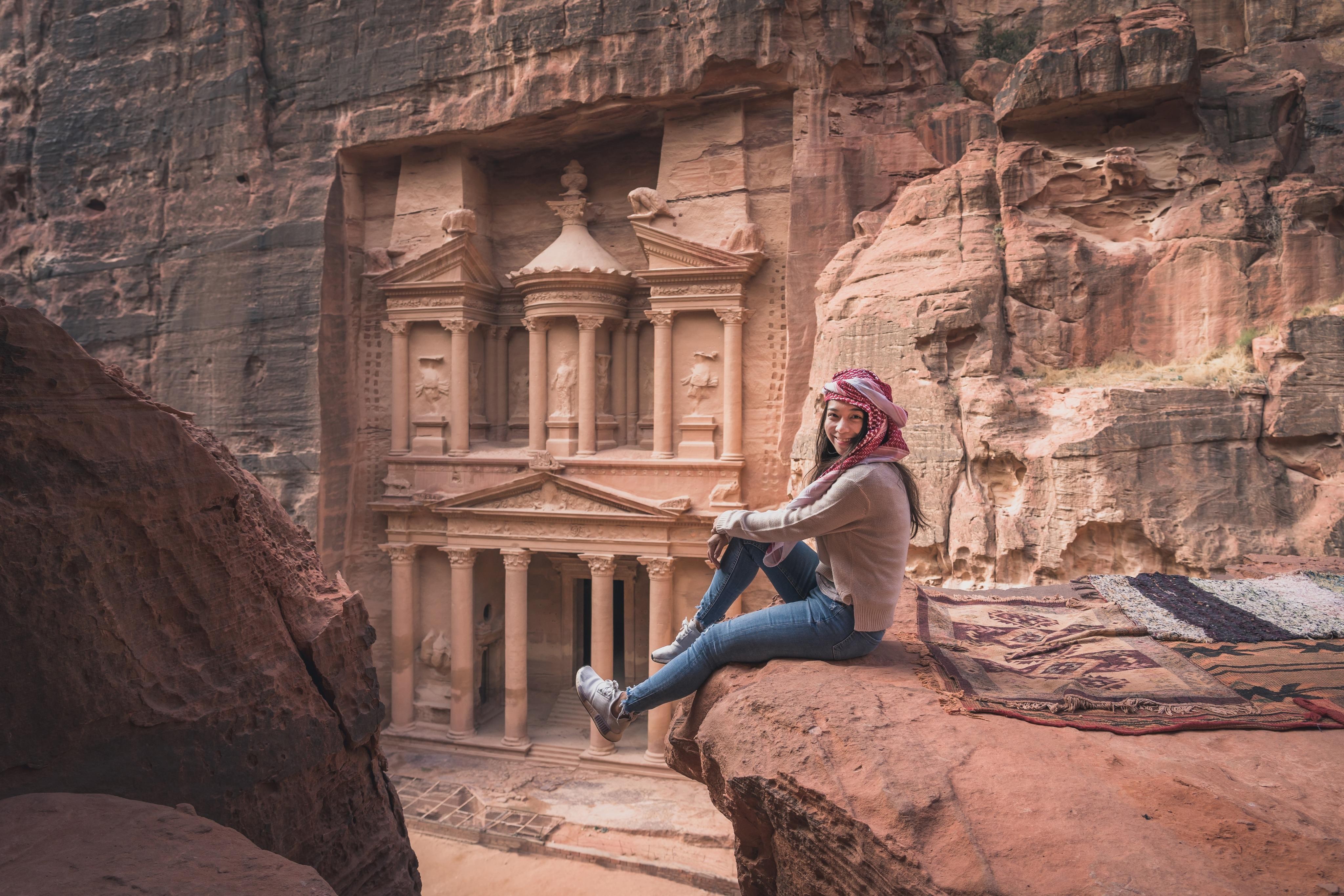 Petra & Petra Museum: Shared or Private Day Trip from Amman