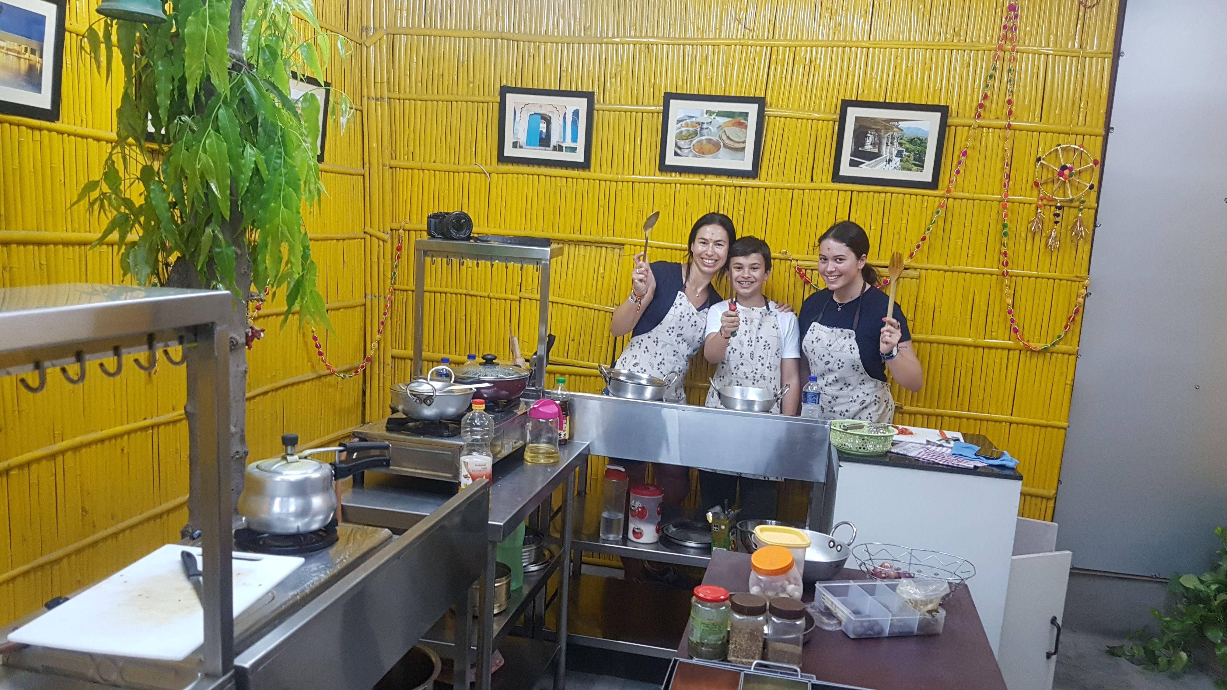 Jaipur: Market Tour, Cooking Class, and Lunch 2