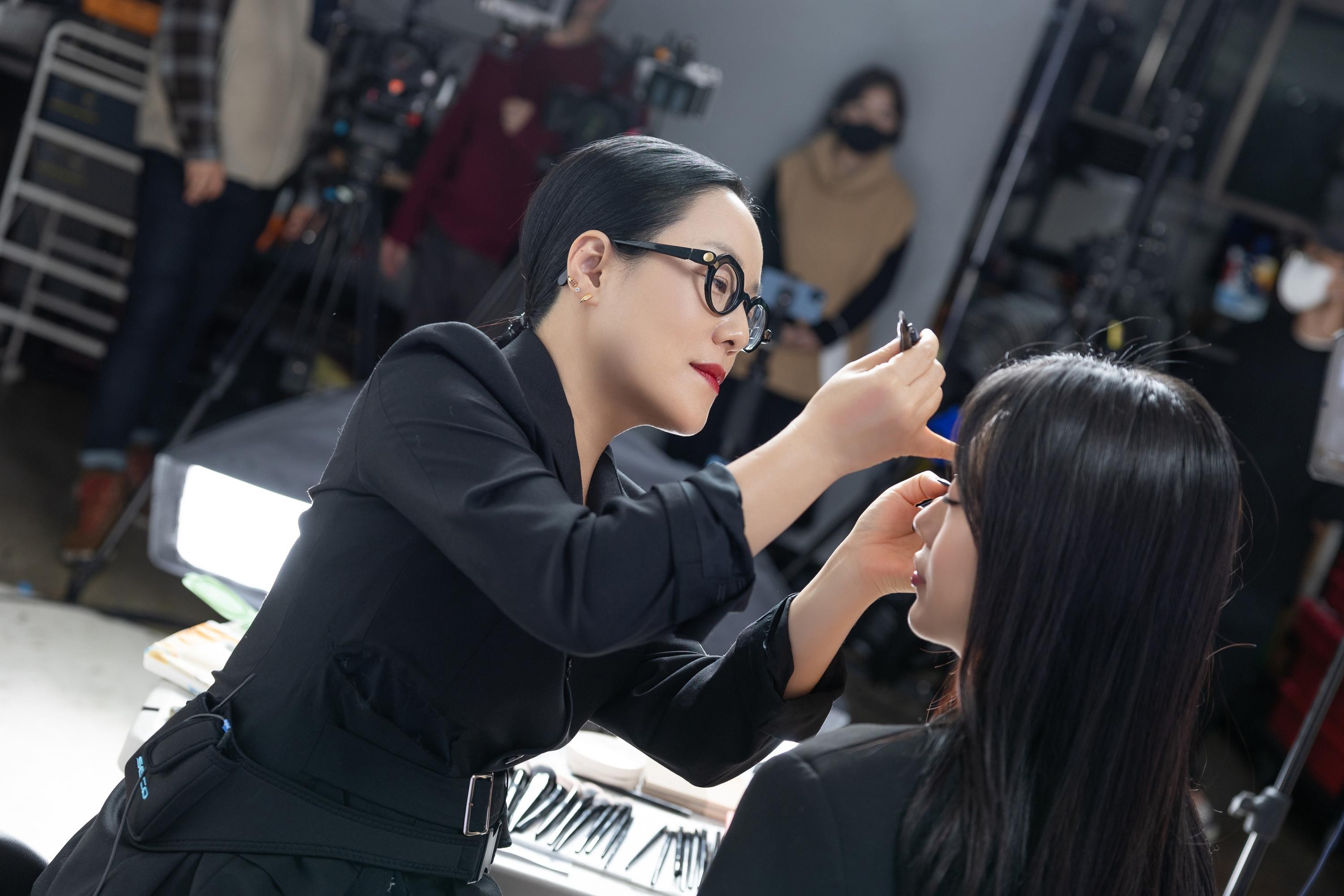 Seoul: Learn K-Makeup from Renowned Artist, Jung Saem Mool 3