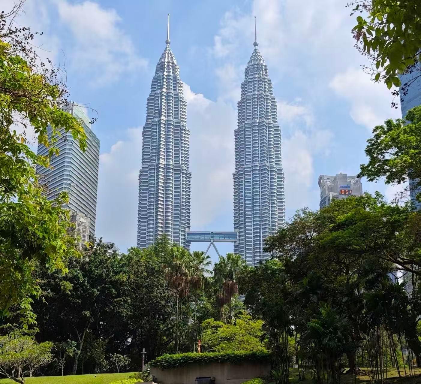 Kuala Lumpur: Batu Caves, Durian Orchard & Food Tour