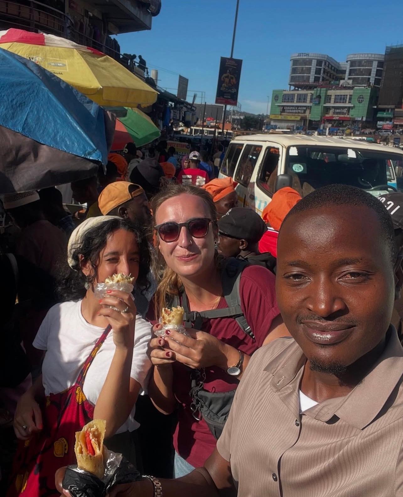 Kampala: City Tour by Tuk-Tuk or Car with Minaret Climb 3