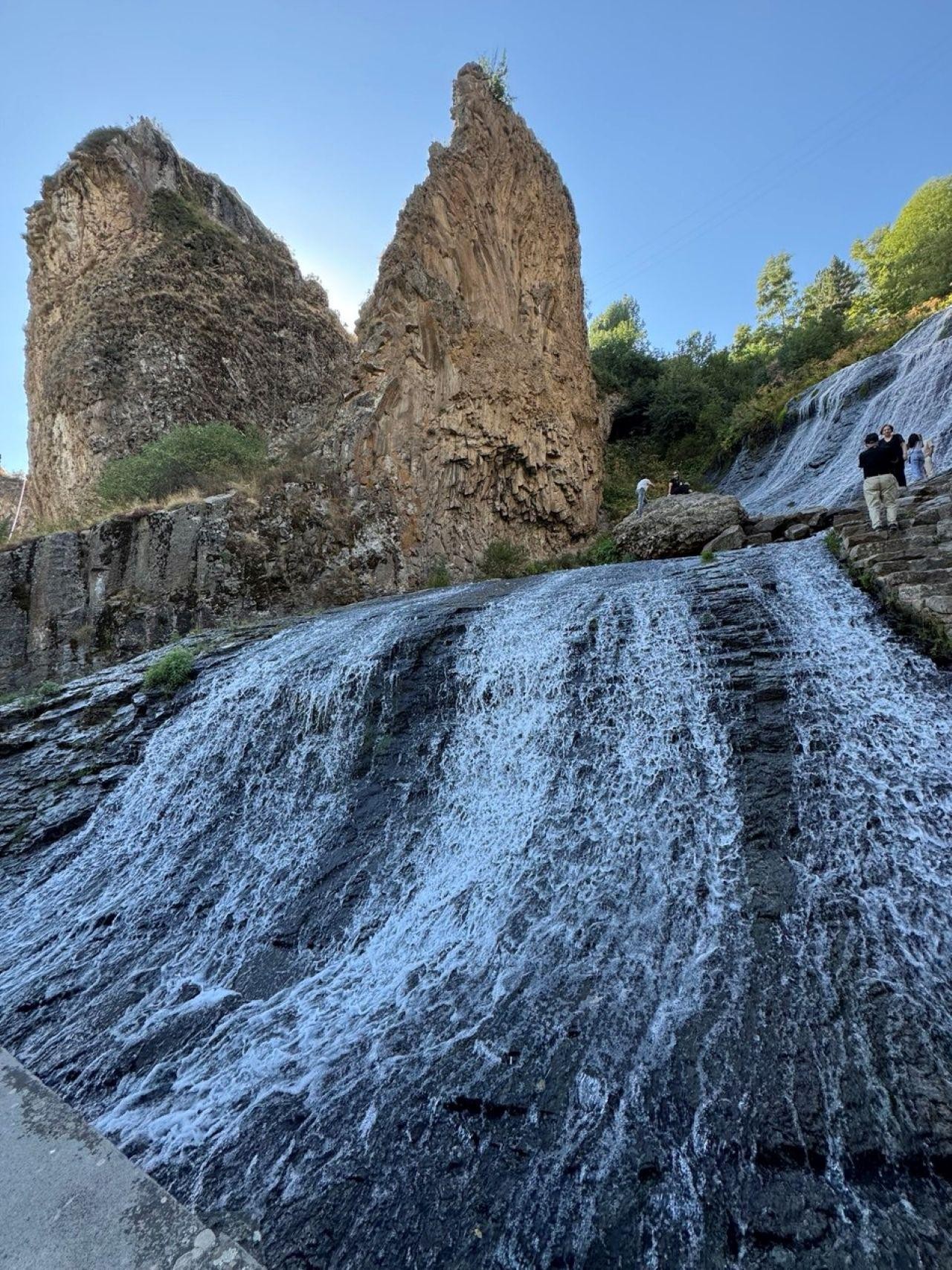 Yerevan: Khor Virap, Noravank, Areni & Jermuk Tour 2