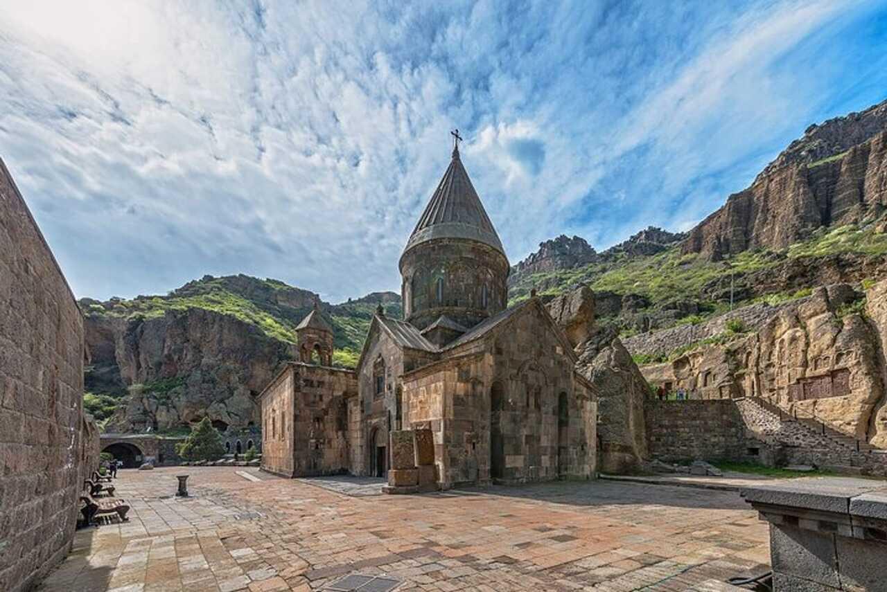 Armenia’s Highlights : Garni, UNESCO Geghard Charents 2