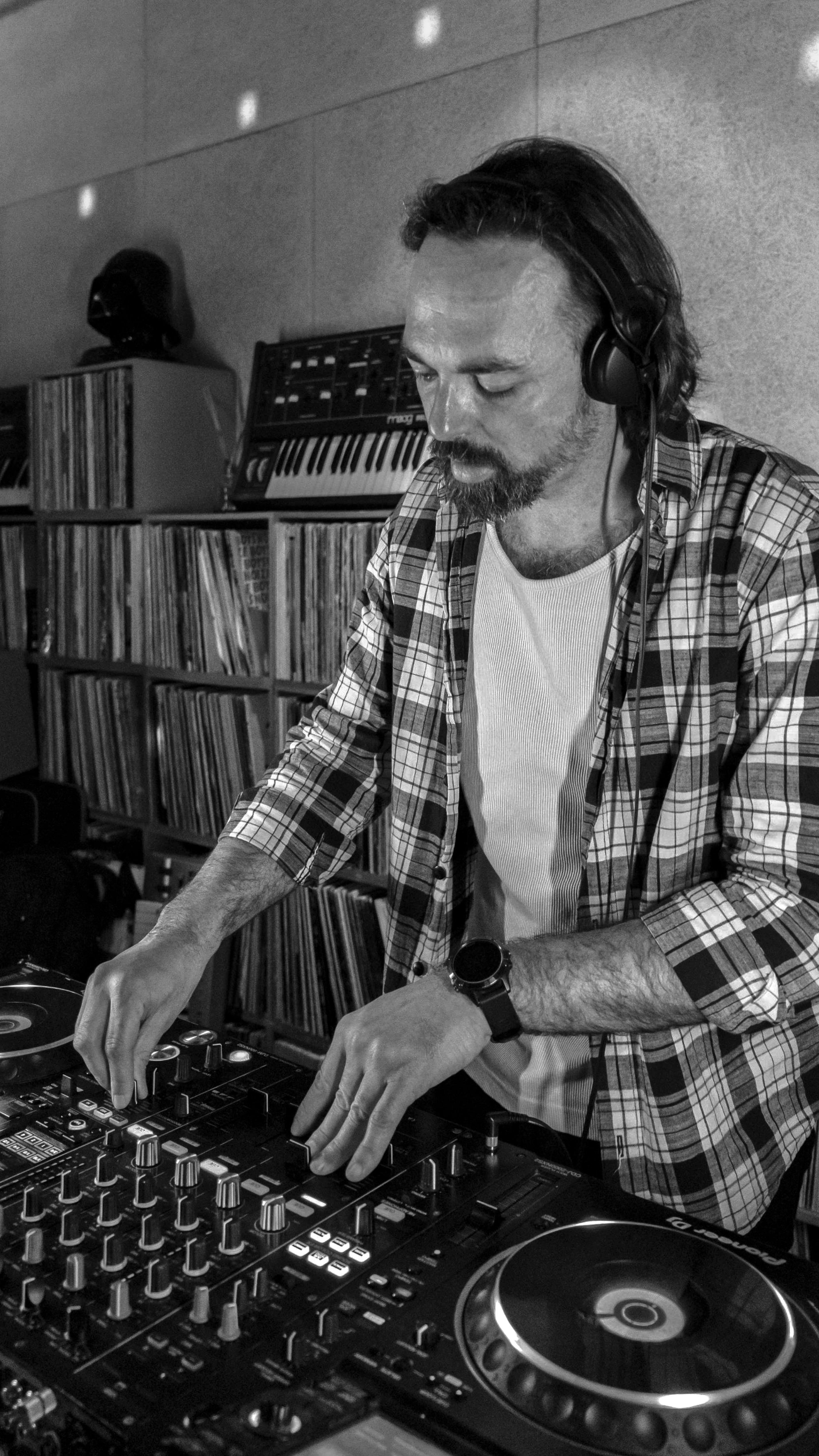 Seoul: Behind the Decks DJ Experience