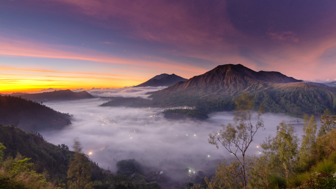 Nomadic Borderlands of Borneo: Malaysia • Brunei • Indonesia
