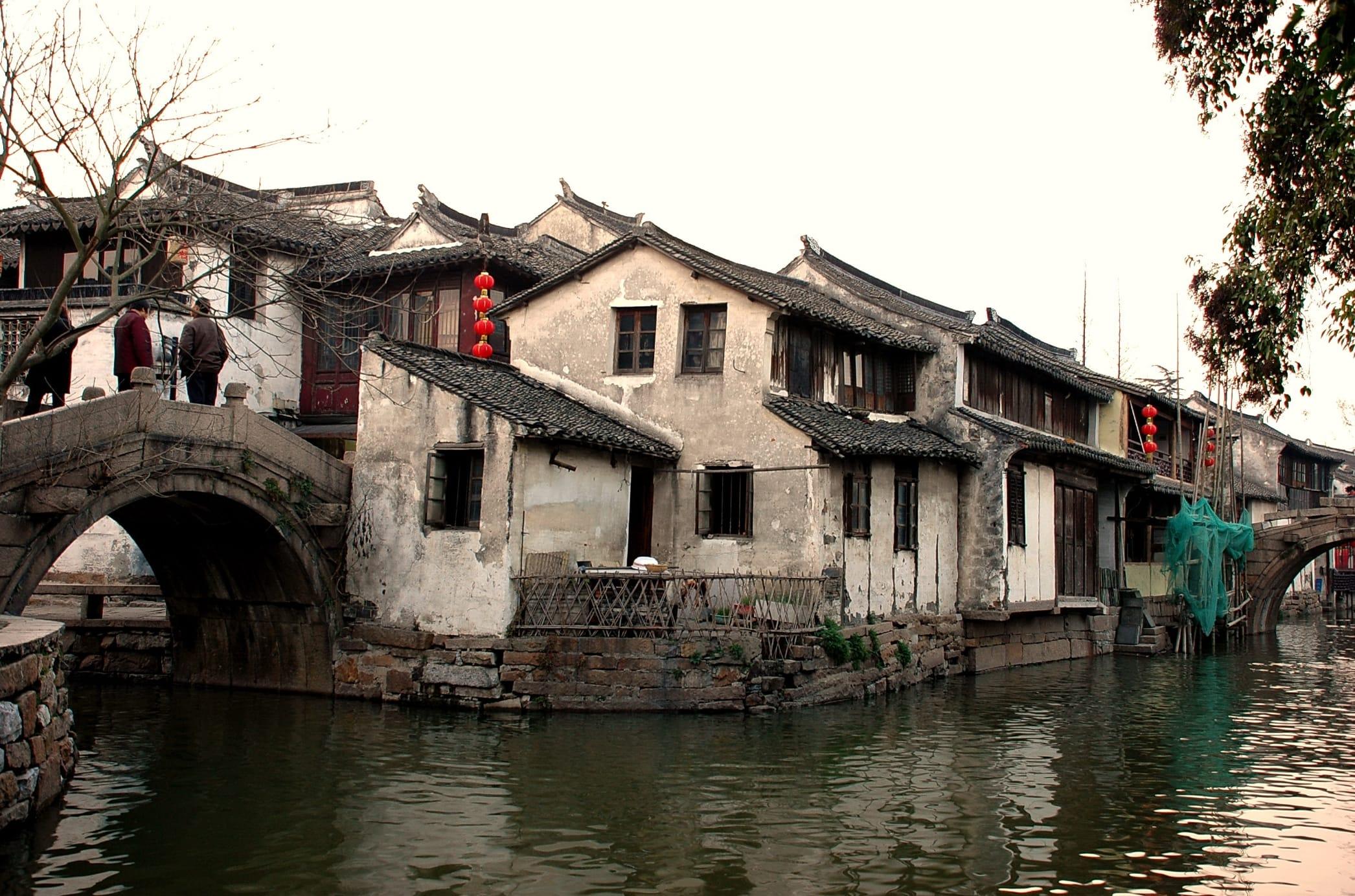 Shanghai: Zhouzhuang and Jinxi Water Towns Day Trip
