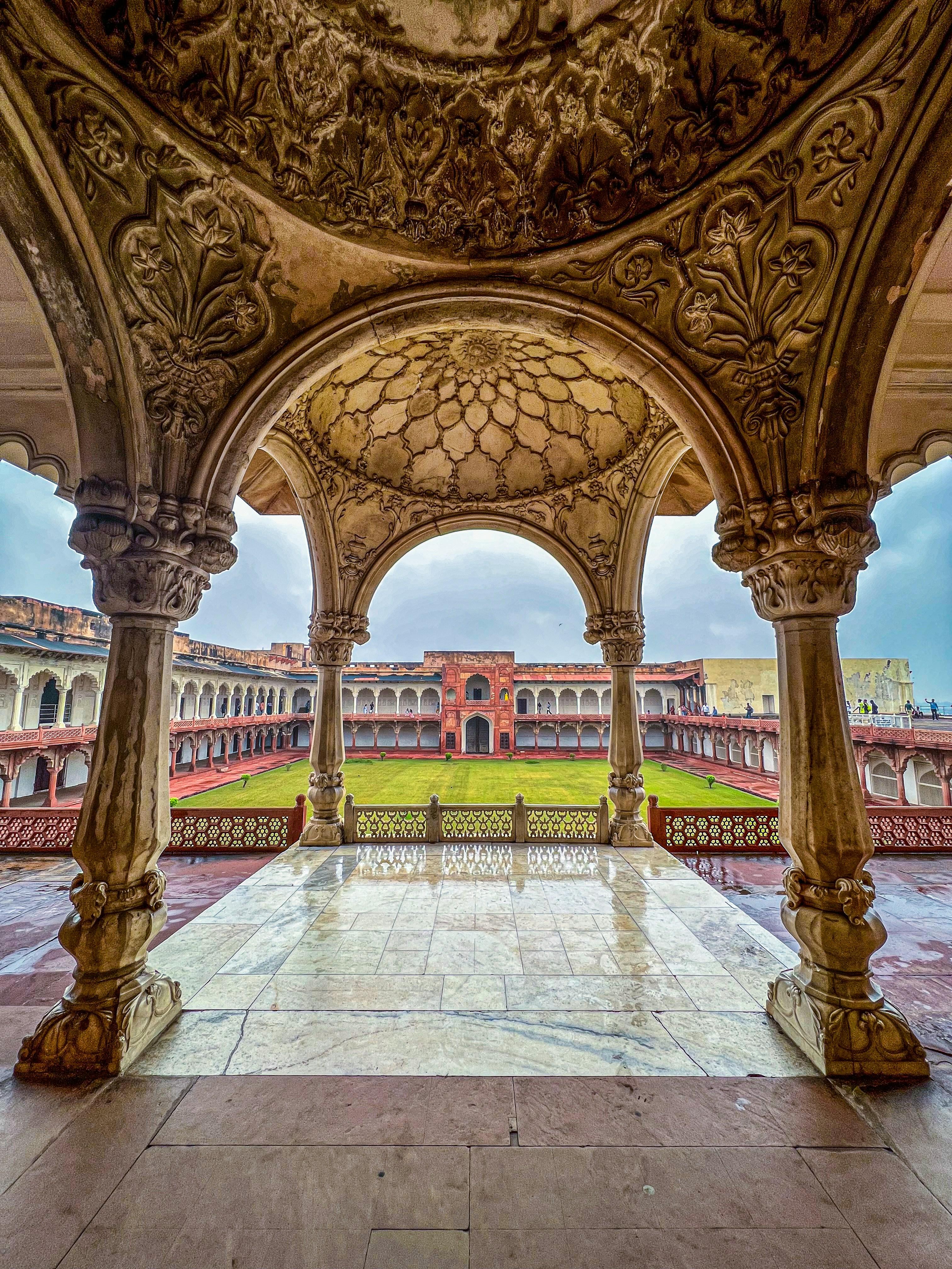 Agra Fort: Guided UNESCO Heritage Walking Tour 2