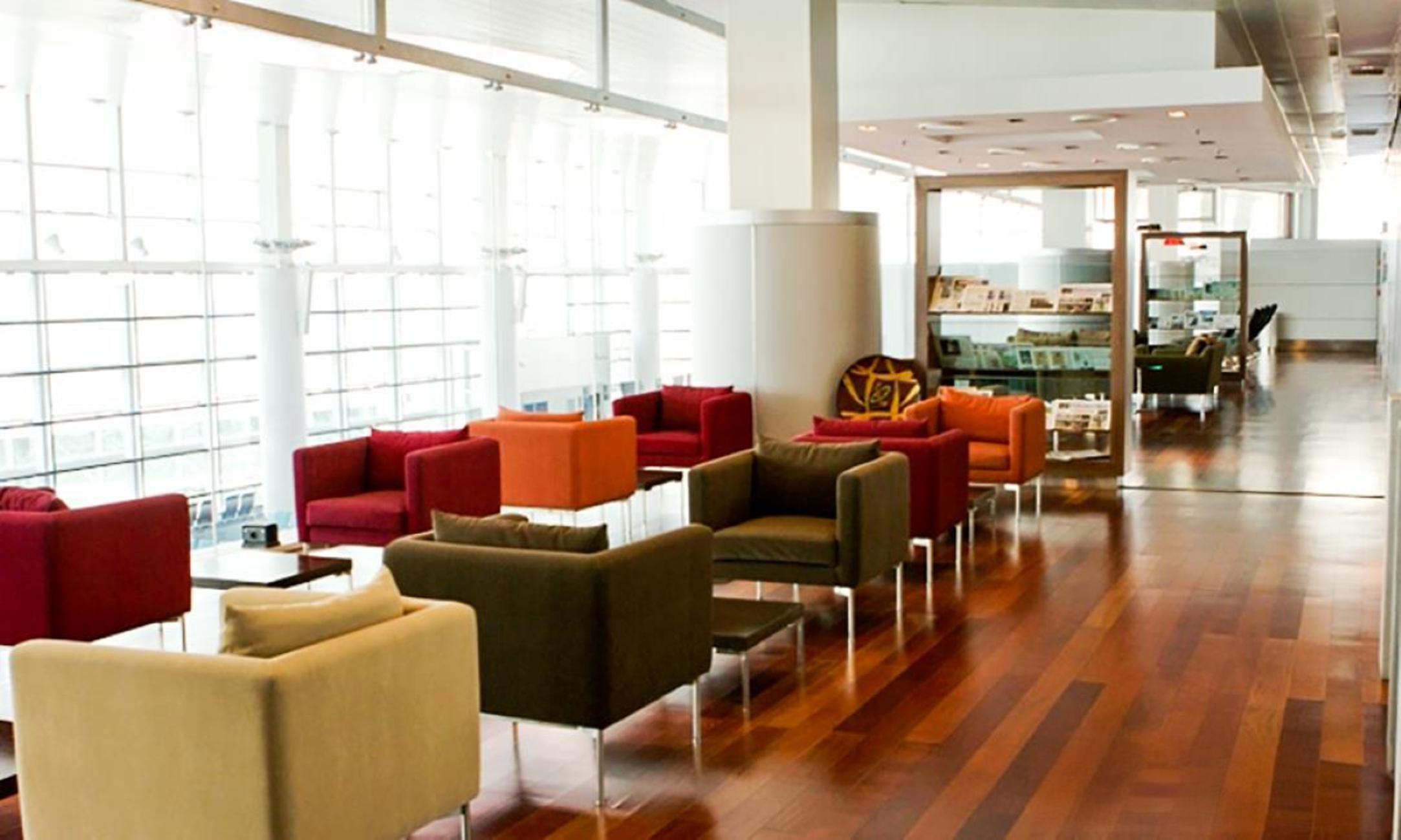 EVN Yerevan Zvartnots Airport Converse Bank Business Lounge 2