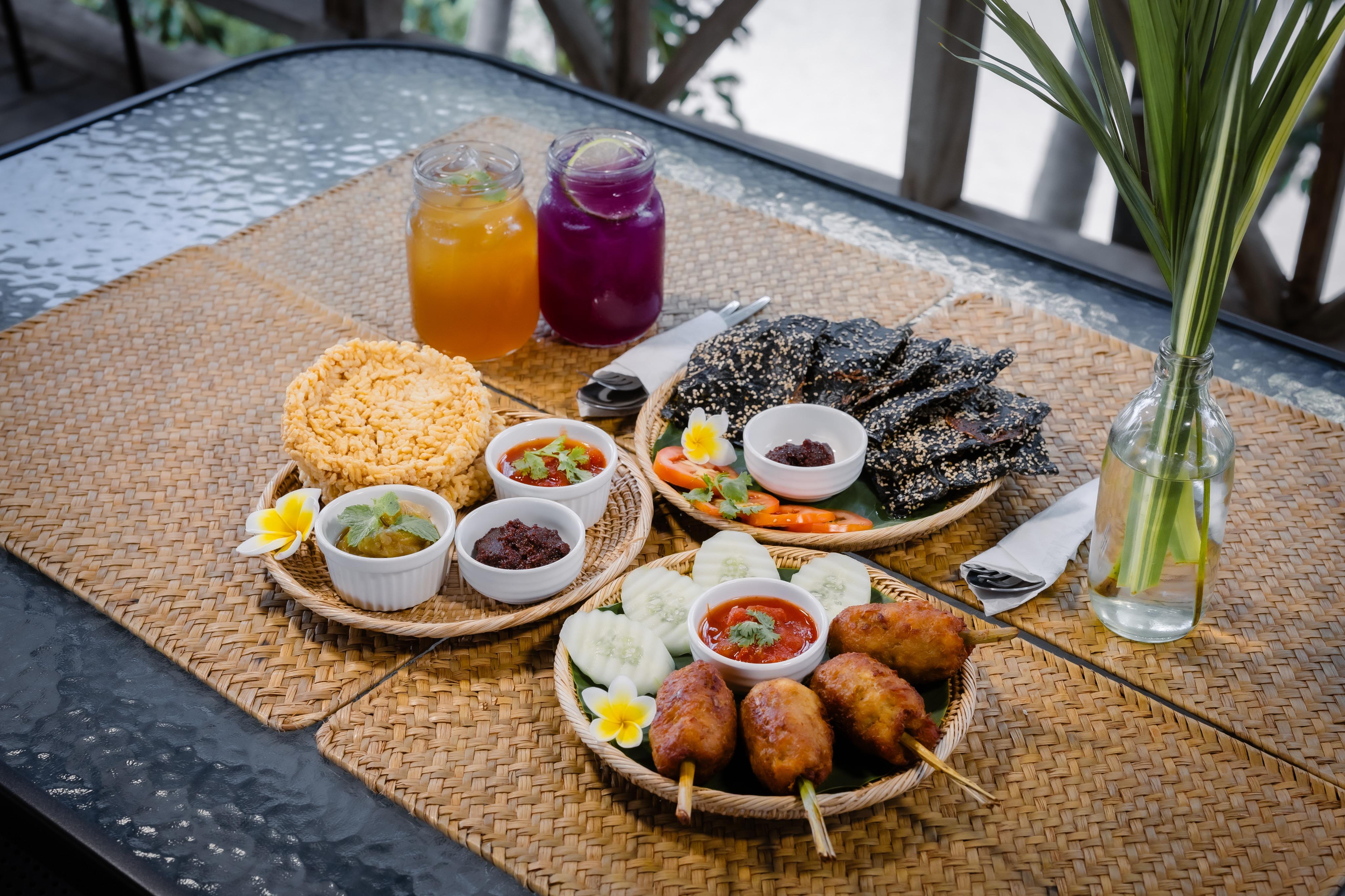 Luang Prabang: Essentials Food Tour with 15+ Tastings 2