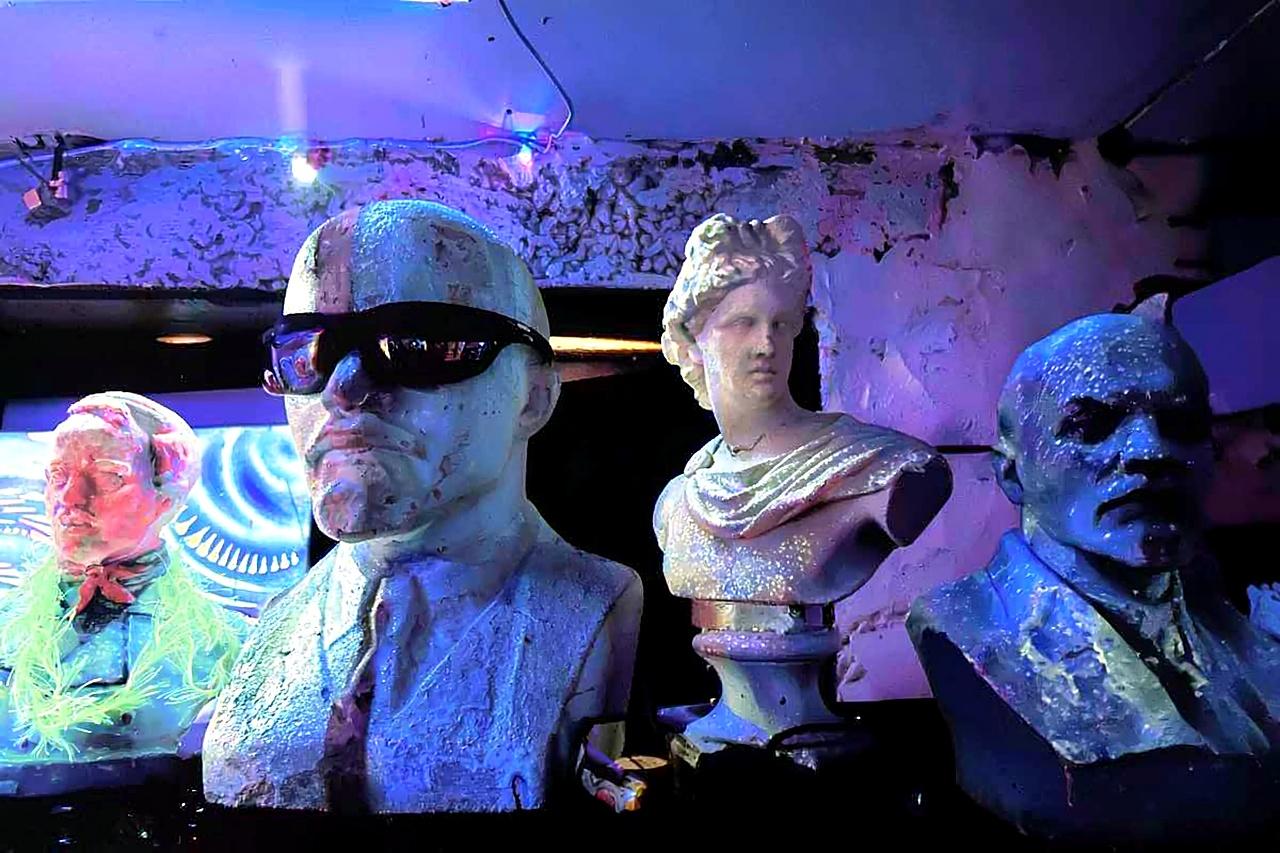 Baku: Neon Art Museum Guided Tour with Optional Masterclass 2