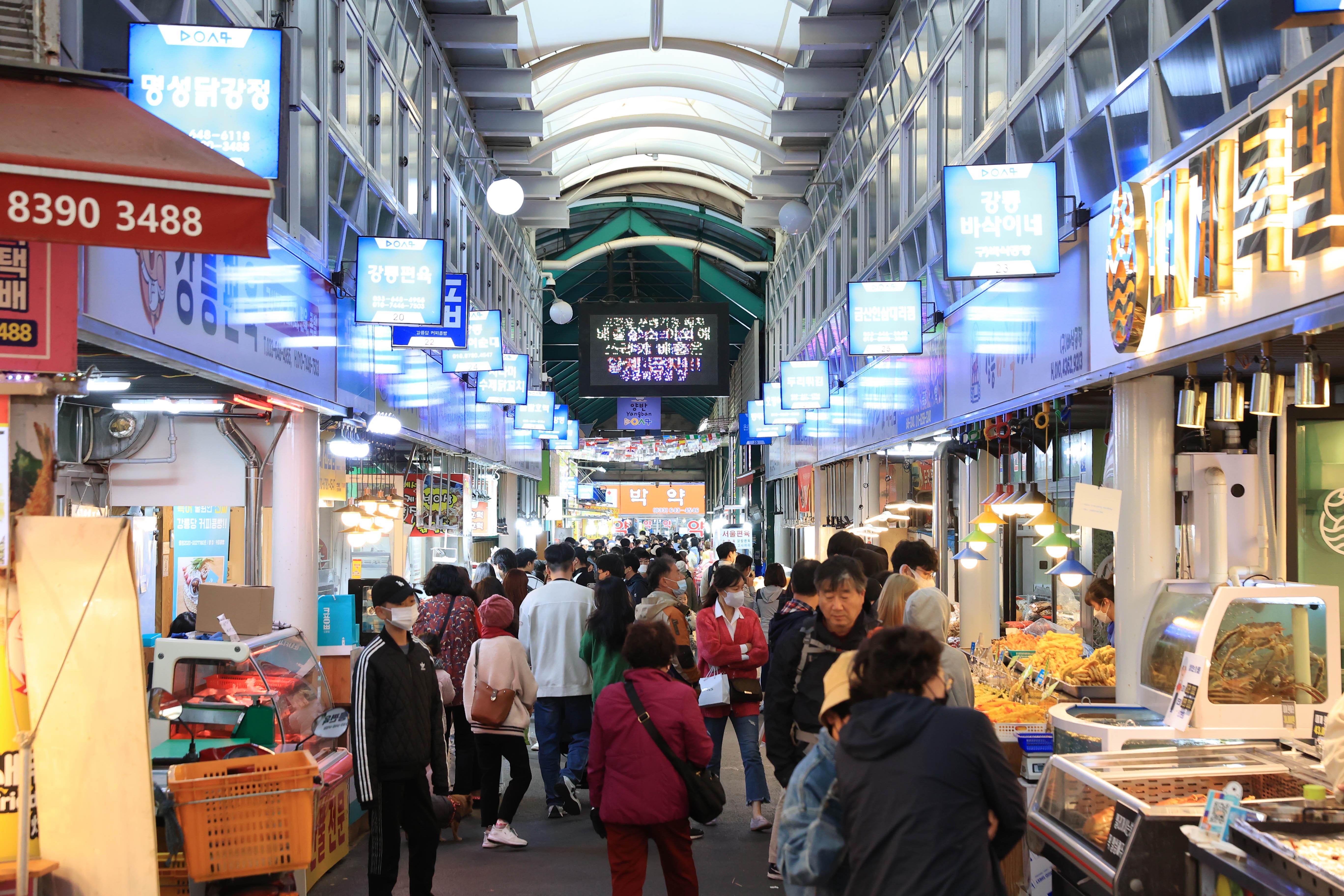 From Seoul: Private Gangneung Tour with Coastal Trail Walk 3