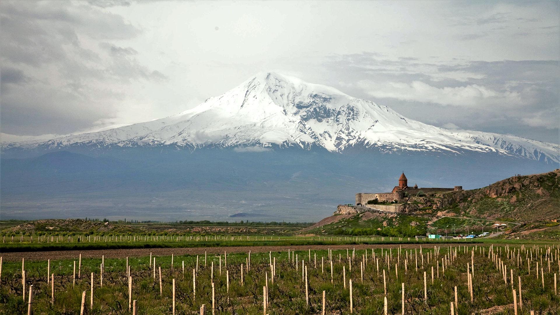 From Yerevan: Khor Virap, Old Artashat Garni & Geghard Tour 3