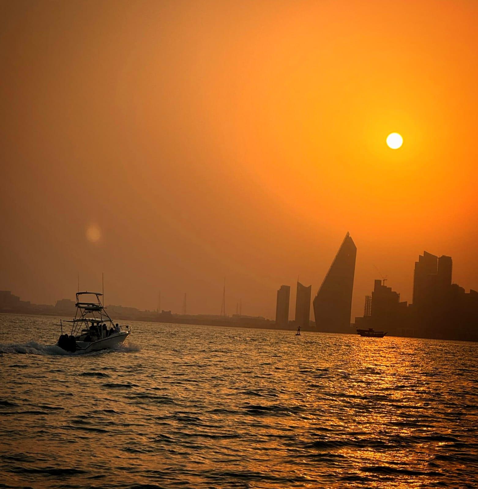 Doha: 30-Minute Private West Bay Skyline Speedboat Cruise 2