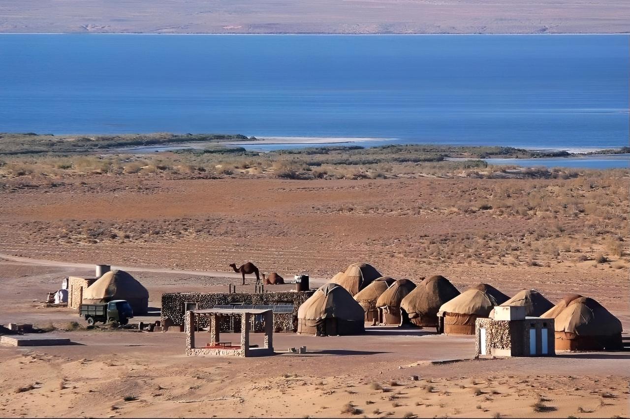 Khiva: 2-Day Desert Fortres Trip with Yurt Camp Stay & Meals