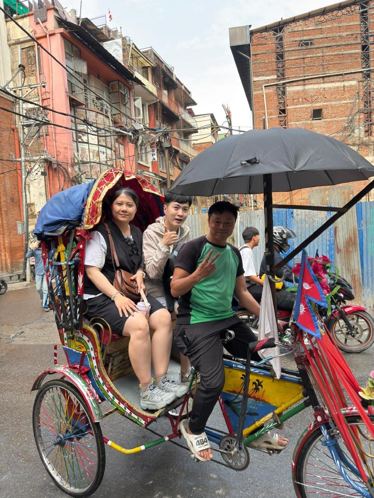 Kathmandu: Food, Drink and Shopping Rickshaw Tour
