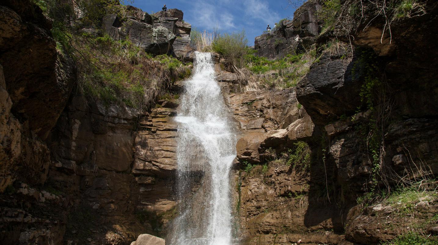 From Tashkent: 12-km Tavaksay Waterfall & Canyon Hiking Tour