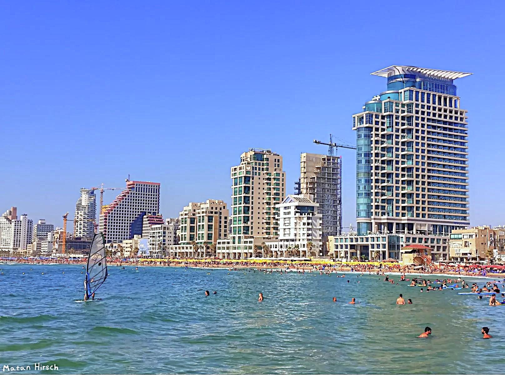 Tel Aviv: Private Yacht Tour with Wine and Guide