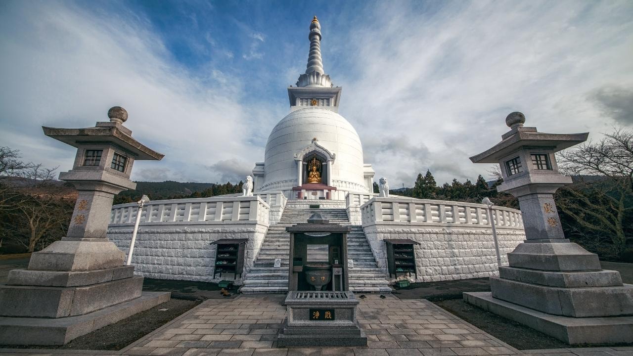 Lumbini: Guided Day Trip with Airport Transfers & Overnight 2
