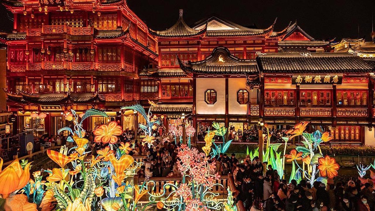 Shanghai: 4h Private City Tour, EN DE FR IT RU Local Guide